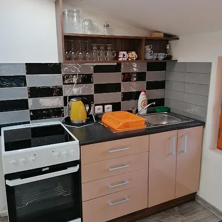 Holiday home Se Zahradou Pro Dve Osoby V Turisticky Oblibene Lokalite
